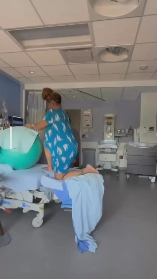 Something I love about childbirth is being able to witness the purest forms of strength, love, and faith. This labor tested every part of her, but with each hour, I saw her get stronger, watched love overflow and witnessed her faith increase! 🥹🤧And when the time came, she met their baby with a moaning and groaning I’ll never forget…a cry that came from deep within.
A war cry. A birth. A becoming.✨😭🙏🏽
Sooooooo proud and happy for this family !! Congratulations Johnson’s!!!♥️♥️♥️♥️