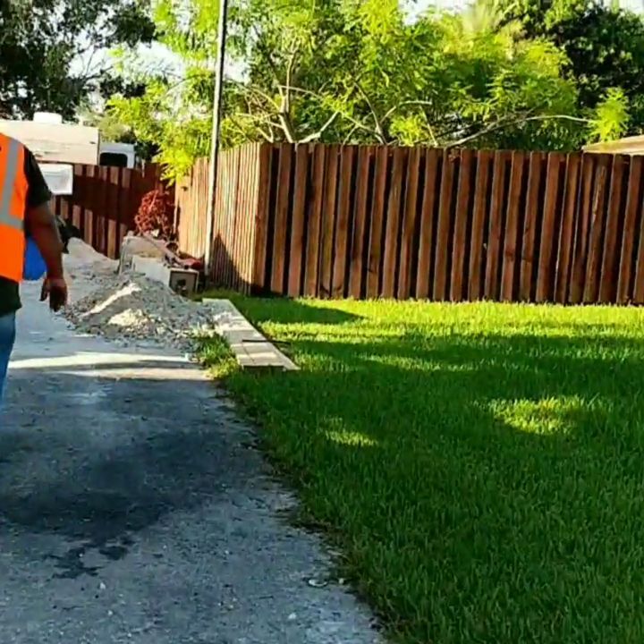 Rise and shine 🌞 Slab pour at one of our ongoing projects.
#miamibuilders #miamiconstruction #newaddition #builditright #contractorlife #construction