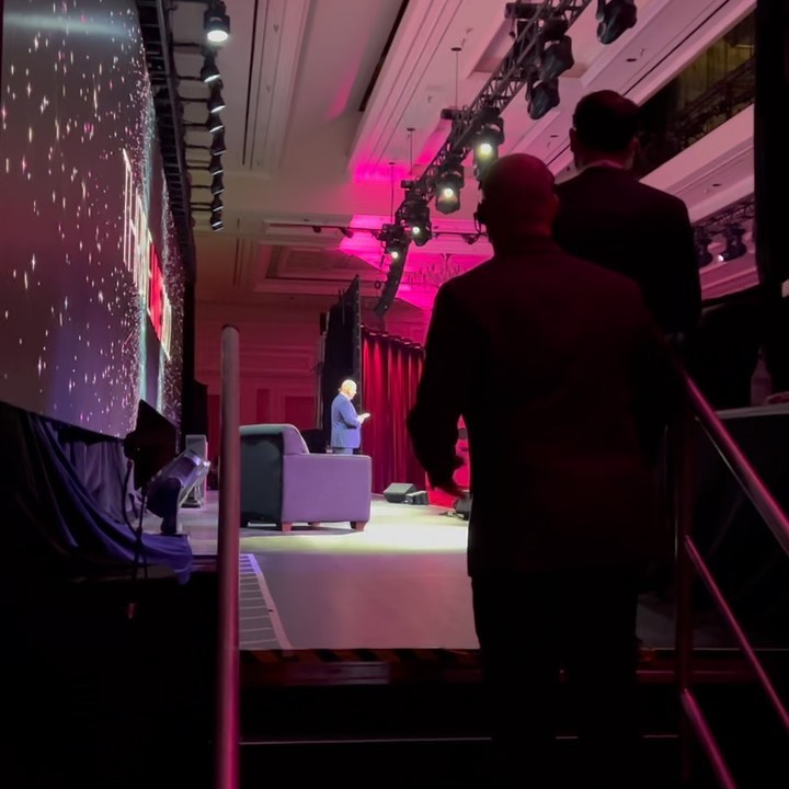 Moments before going on stage. Many thanks to @mikeditollaislosingit and @hscheindental for #thrivelive2022