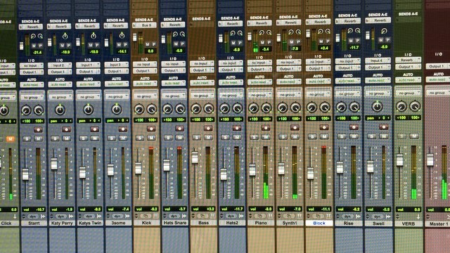 Birthday Remix in the works. #jwesproductions #protools #producer #katyperry #birthday #deephouse #housemusic #mixwindow #edm