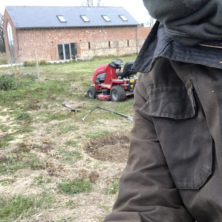 Day 2 of #coronapondchallenge digging by hand, why not? #chickenlove #pondlife #manuallabor Ducks are all ready to move in 😍