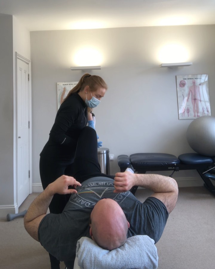 Fibular head adjustment on this powerlifter ๐๐ปโโ๏ธ