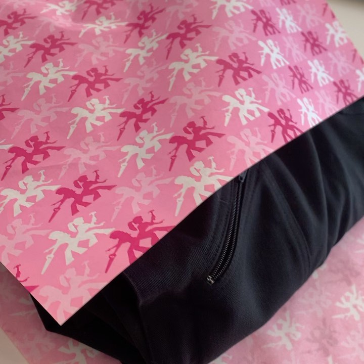 When a gal searches high and low for coveralls that you no longer carry - you search the storage unitard for through samples.
Not even branded #MoxieTrades #Tradeswomen #WorkBoots #GotMoxie #MoxieLife