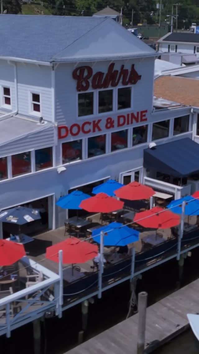 We stopped by the famous @bahrslandingrestaurant in @highlands_nj to have Chef Santiago try Ol’ Stiles Blazin’ Honey on a seared salmon dish that simple enough to make at home. The honey is made with fresh chilis and garlic harvested at their peak ripeness. We hope you give it a try and stop by Bahr’s Landing next time you’re headed to the shore for some of the best seafood in New Jersey! #olstiles #honey #myblazinhoney #smallbusiness #hothoney #spicyfood #salmondinner #highlandsnj #jerseyshore #chefsoninstagram #griddlecooking #cookingwithhoney #NJfood #njeats #njfoodie #njrestaurants #jerseyfoodie #newjersey #honeybee #njfarms #farmlife