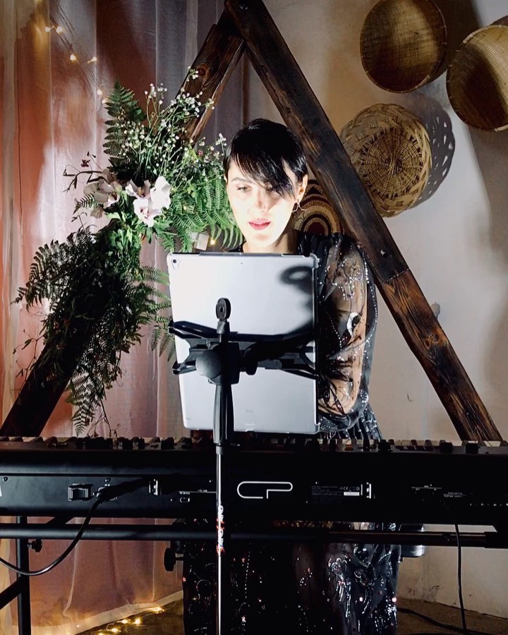 Wonderful Maria Karakusheva performing “Cassiopeia” at #pianoweekend in @casaapriltsi
Can’t wait for the next event 11-13.09.2020 🎼
@karakusheva
.
.
.
#concertunderthesky #classicalmusicinthenature
#womencomposers
#pianodays
#pianonights