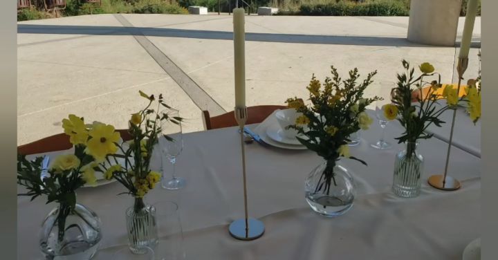 We absolutely adored this intimate dinner party celebrating Emma & Eric's marriage!
💒Venue: Confluence Park
.
✍Planner & Day-of Coordinator: @faithful_plan
.
📸Photographer: @maloriekerouac__
.
🍽Caterer: @sweetyamsorganic
.
🥂Bar: Rookies Too
.
🧀Charcuterie: @cafecito.satx
.
🍰Cakes: @geranium.club
.
🎶Band: @nustandardband