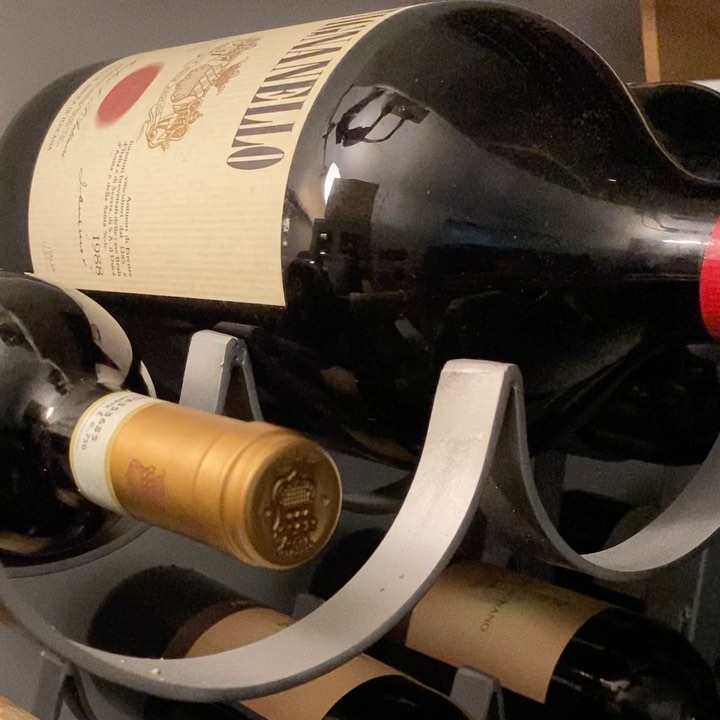 New babies 🍷🍾 Our #winecellar features so many labels ✨ including many rare and exclusive vintages.
#finewines #finefood #igerswine #igersfood #finedining #igersitalia #igerspuglia #salento #redwine