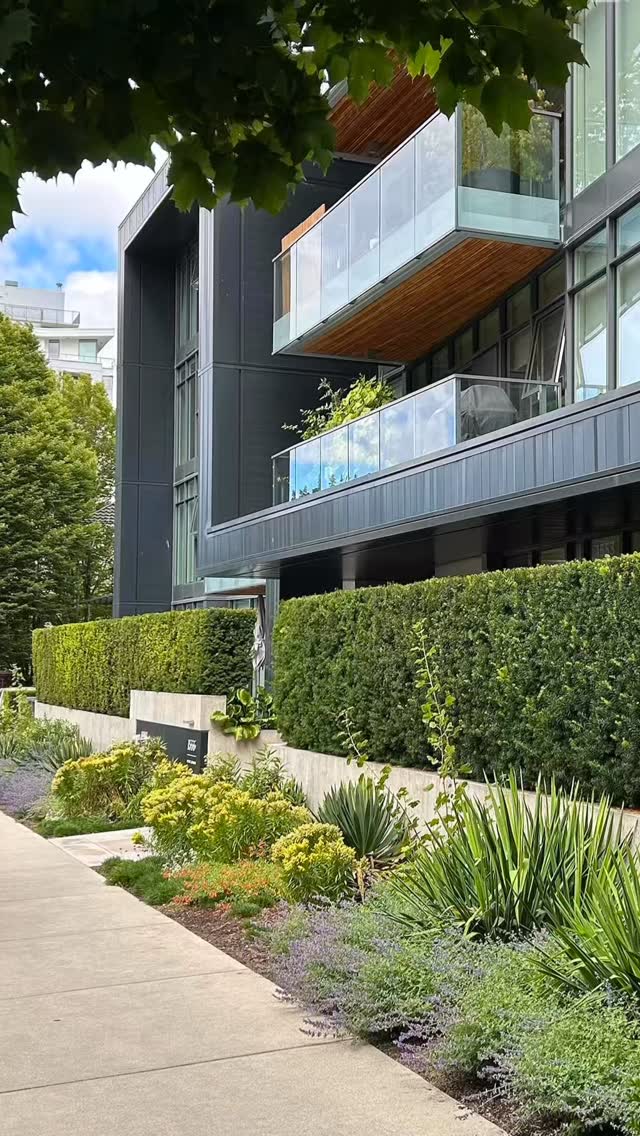I had to stop by this truly beautiful listing in one of my favourite buildings in the city. Penthouse-style expansive living with no shared walls and a double exposure with green space all around anchored by a Japanese garden-style architectural lightwell (imagine this maple tree lit up at night!) make this home so special. Designed by @officemb.ca and developed by @kenstoneproperties, this is an oasis in the city where design, architecture and nature converge.
Listed by @c.r.boyd and @patrickdanielcampbell Rennie & Associates Realty Ltd.
1553 W8th Avenue
2 bed, 2 bath
1308 sqft
Listed for $1,975,000
✨DM me for more info and share this home with any fellow design lovers!
