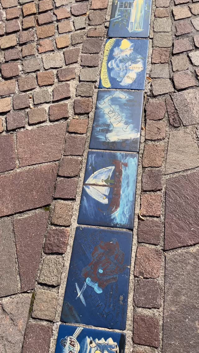 Weiter geht’s! Heute und morgen in Kressbronn am Bodensee.
#kunsthandwerker #handwerk #balance #balanceboard #surfstylefever #supportlocal #handgemacht