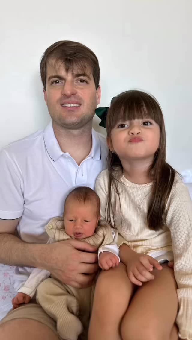 Mais do que um papel, ser pai é um movimento constante de amor.
Nossa homenagem a todos os pais da Contarf Contabilidade! 💙
#ContarfContabilidade
#DiaDosPais #FelizDiadosPais