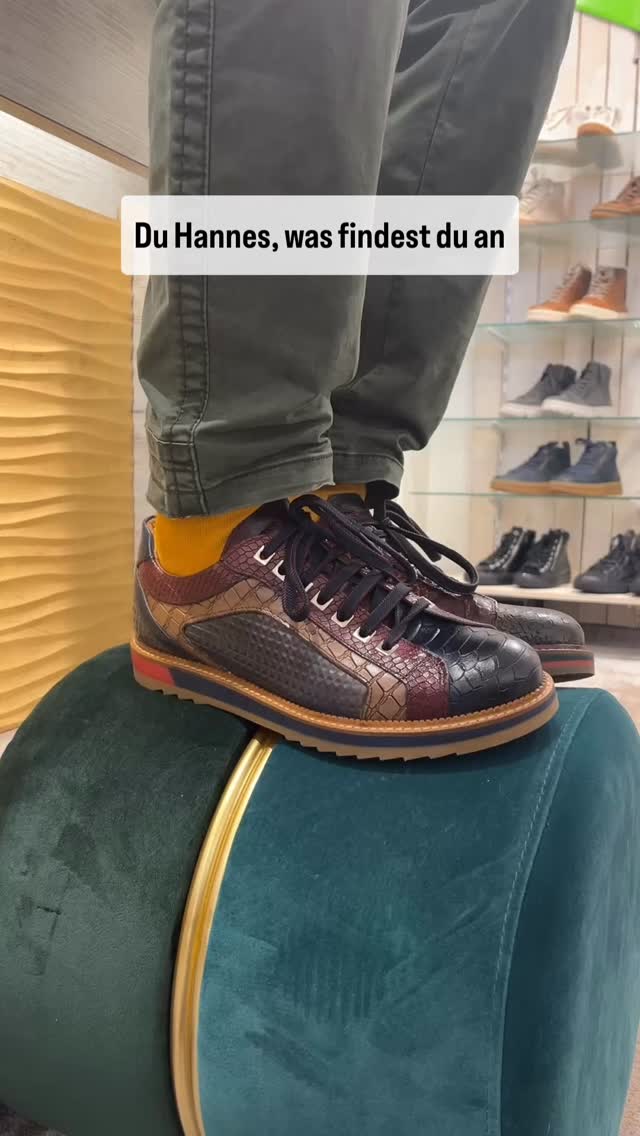 Personen, die über exton Schuhe sinnieren. #geigerschuheundtextil #mode #nachhaltig #schuhe #textil #traumpaare #badwaldsee