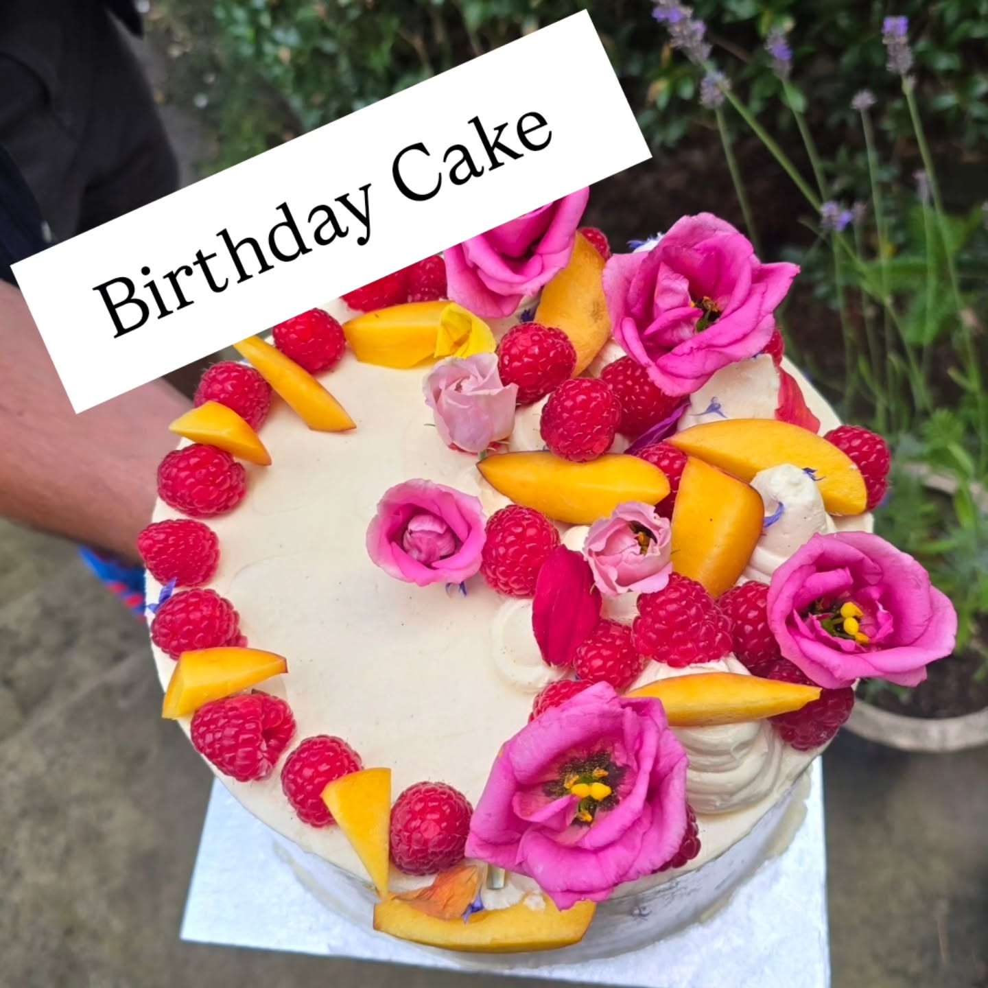Birthday Cake.
🎂 It was my little sister's 30th, so I took the chance to experiment & play with flavours… and with cocktails on the menu, I went fruity and tropical 🥥
This one’s a coconut sponge cake filled with homemade raspberry curd (recipes from the @magnoliakitchen book), BUT I obviously dressed the cake the Layer’d way -with fresh raspberries, nectarine & blooms💐 Relaxed & beautiful 👌🏻
#layerd_cakes #layerdcakes #eatgoodcake #cakes #cakedesign #partycake #birthdaycake #celebrationcake #sharingcake #nidderdalecakes #ilkleybakers #otleybakers #bespokebakes #cakeideas #smbuttercream #bakefromscratch #realcakes #realingredients #coffeeshopsupply #yorkshirecakes