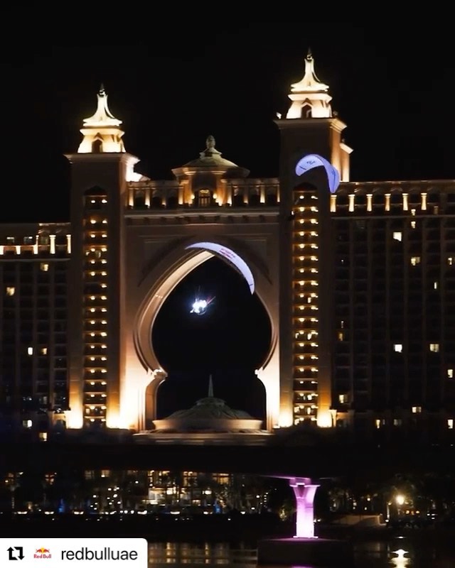 Our latest collaboration with Red Bull UAE, that @primeproductions_amg_alan Safety Directed.
👉🏻👉🏻👉🏻Link in bio
#Repost @redbulluae with @make_repost
・・・
@acroracio & @rafaelgoberna have reached The Breaking PointE 😎
What would you do when you have the world’s largest fountain, The Palm Fountain as your playground 😜
.
Hit the link in Bio to check out the the full story behind The Breaking PointE
.
#givesyouwings #ThePalmFountain #ThebreakingPointe #thepointe #primeproductionsamg