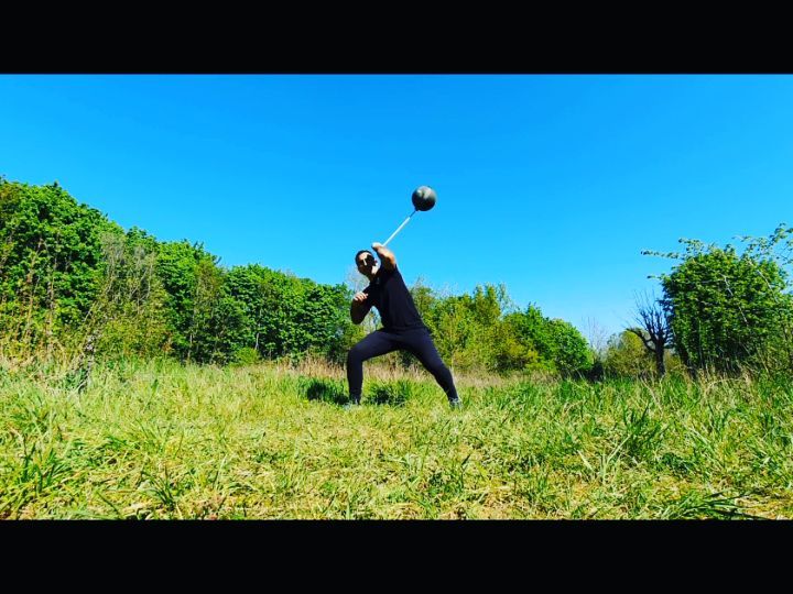 🇨🇵 On profite du retour du soleil avec quelques mouvements @functionalpatterns 🌀☀️
🇬🇧 Enjoying the sunlight with some FP moves
#functionalpatterns #functionaltraining #entrainement #entrainementfonctionnel #musculation #fitness #muscu #mma #boxing #body #yoga #wrestling #remiseenforme #preparationphysique #cardio #exercices