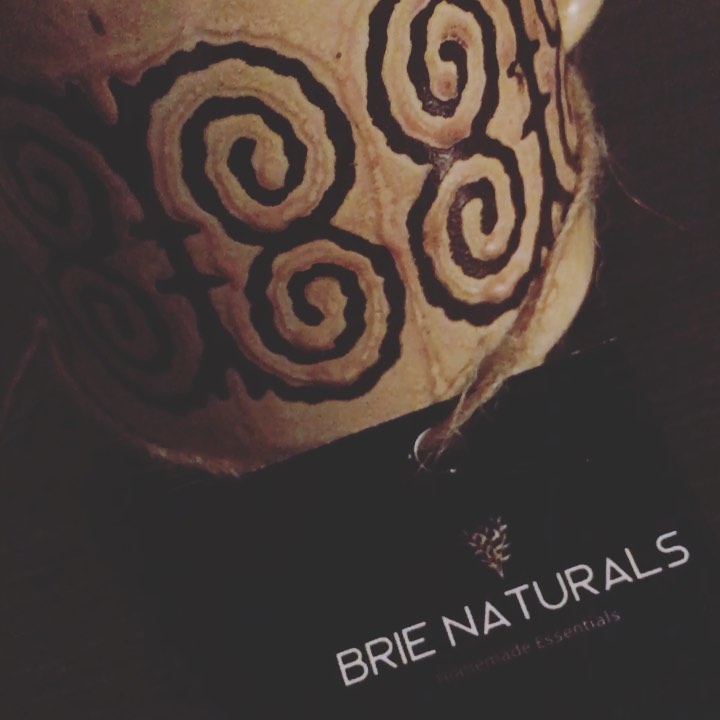 👂🏾Listen ..Can You Hear It ? 🙌🏾
Ask About Our Special Wooden Wick Candles They Sound Like A Mini Fire Place Very Therapeutic With It’s Calming Sounds ..Choose Your Scent And We’ll Take Care Of The Rest Shipping Also Available📦✈️ #brienaturals #woodenwicks #fireplace #homemade #giftideas #natural #ecofriendly #theraputic