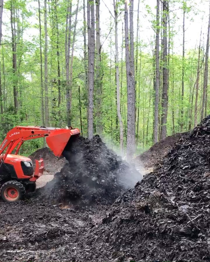 Turn and burn 🔥
#hotcompost #plantbased #compost