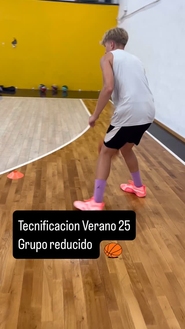🏀Tecnificaciones!🏀 El verano es el mejor momento para trabajar en los fundamentos y prepararte para la temporada. Seguimos trabajando!
#basketball #basketballcoach #basketballneverstops🏀 #basketballislife #basketballplayers #baloncesto
