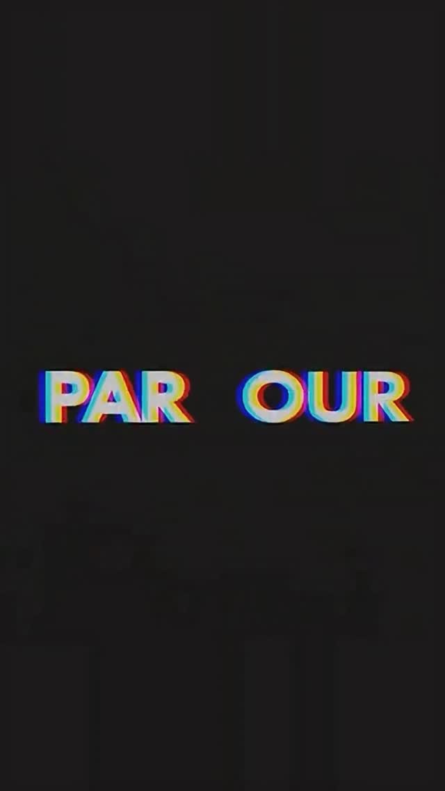 🎥 Cours débutant – Parkour sous le soleil avec notre nouveau coach Adrien !
Dans cette vidéo, découvrez un aperçu d’une séance d’initiation au parkour, en plein air et sous un beau soleil Parisien ☀️
Nos séances sont pensées pour tous les adultes qui souhaitent découvrir les bases du parkour en toute sécurité, dans une ambiance bienveillante et progressive. Elles s’adressent aussi aux plus avancés qui souhaitent se challenger et découvrir l’esprit originel du Parkour 💥
📅 Et pour aller plus loin : Stage découverte le mardi 27 août – une occasion idéale pour vous lancer !!
🌿 Rien de tel qu’un entraînement en extérieur pour (re)découvrir le plaisir de bouger autrement.
👀 Regardez la vidéo pour un aperçu concret, et contactez-nous pour réserver votre place au stage !
🎥 @petecasta
#Parkour #Parkourparis #pkp