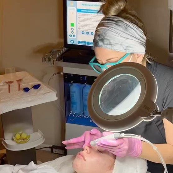 At Beautiful Facials 🦋🦋🦋
Hydra facial with LightStim amazing results for all ages and skin types 🥰
#teenfacials #BeautifulFacials #Hydrafacial #LightstimTherapy#Loveyourself #brows #tinting #facialwaxing #waxing #beauty
#beautifulbrows
#dermaplane
#Beautifulfacials #hydrafacial #facials #LEDlighttherapy