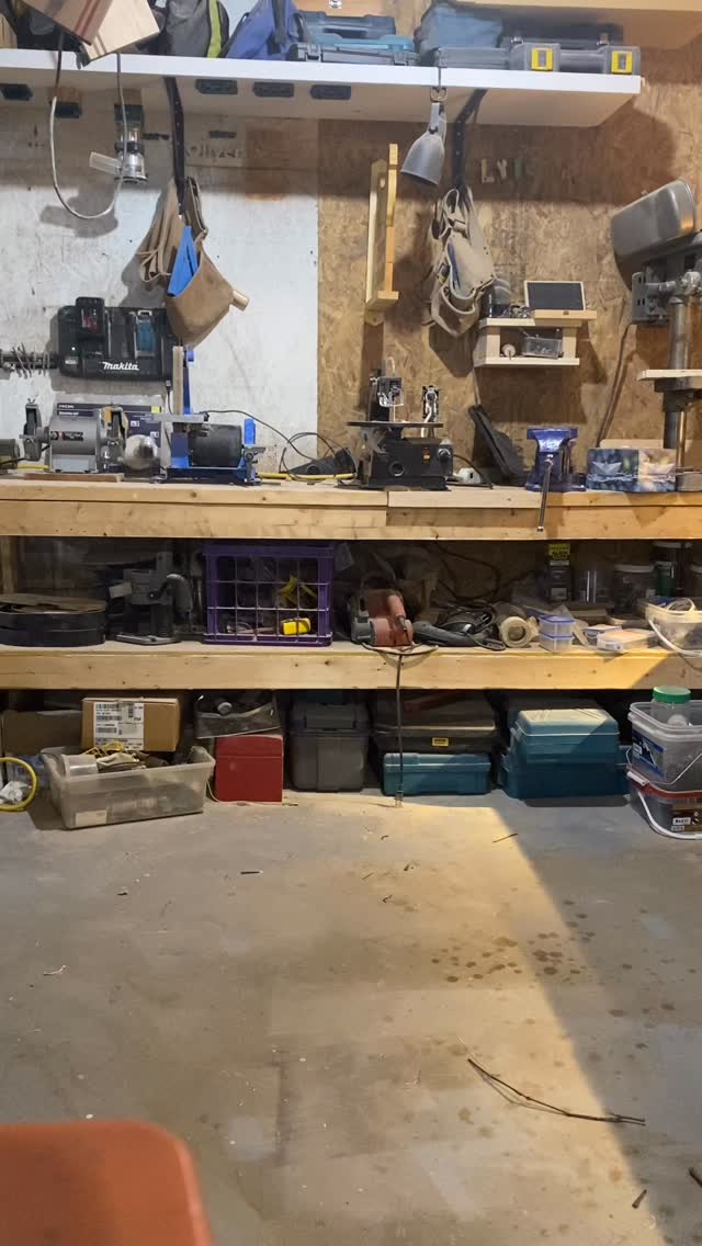 Looking for a better guitar stand? Look no further!#woodworking #artisan #artisanwoodwork #music #guitar