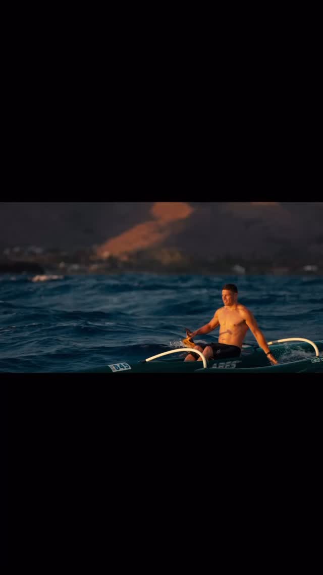 A little throwback action of @tupuria_king on a Hawai’i Kai run to wish this guy a happy happy birthday! 🎈🎂🎉
#kaiwaacanoes #paddling #ARESOC1 #DRACOOC1 #paddling #mykaiwaalife #outriggercanoe #kaiwaa