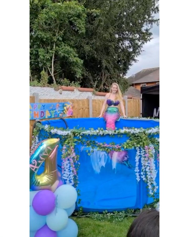 @mermaidgraceofficial getting ready to jump in our “Pond” tank at a private party last Saturday - Happy Birthday Amvi! Thanks for having us 🥰🧜♀️
#hireamermaiduk #ukevents #events #mermaid #eventhireuk #cooperateevents #festival #festivalentertainment #reallifemermaid #mermaidparty #partyinspo #mermaidtank #circusacts #circusentertainment #circusperformer #uniqueentertainment