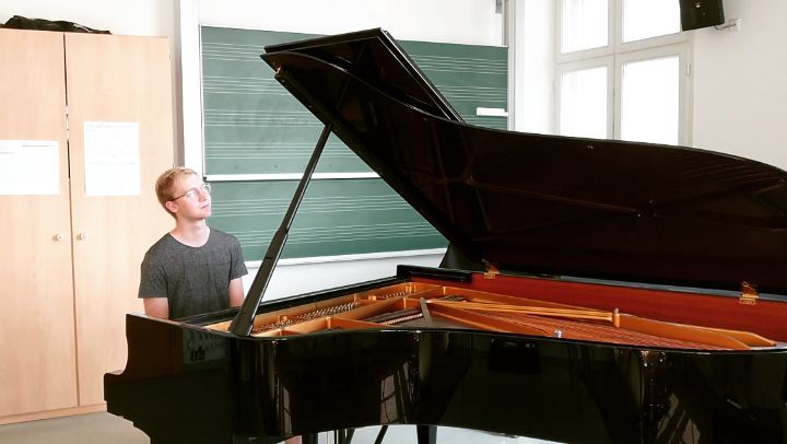 Ich brauche wieder eure Hilfe.
Ein neues Stück von mir sucht einen Namen.
#piano #instapiano #pianomusic #pianosongs #pianoart #steinwaypiano #pianoworld #grandpiano #pianovideos #meditation #peaceful #newage #originalcomposition #contemporarymusic