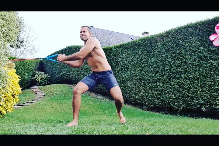 🇨🇵Entraînement à l'extérieur 🌥
@functionalpatterns
🇬🇧 Outdoor training 🌥
.
.
.
.
#functionalpatterns #functionaltraining #entrainement #entrainementfonctionnel #musculation #fitness #muscu #mma #boxing #body #yoga #wrestling #remiseenforme #preparationphysique #cardio #exercices #wimhofmethod