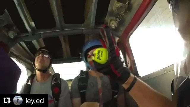 Congratulations Edward on your 700th skydive! We had a blast!
#Repost @ley.ed with @get_repost
・・・
turns out we all need to learn how to catch! 🤣🌅🎾
#sunset #skyball