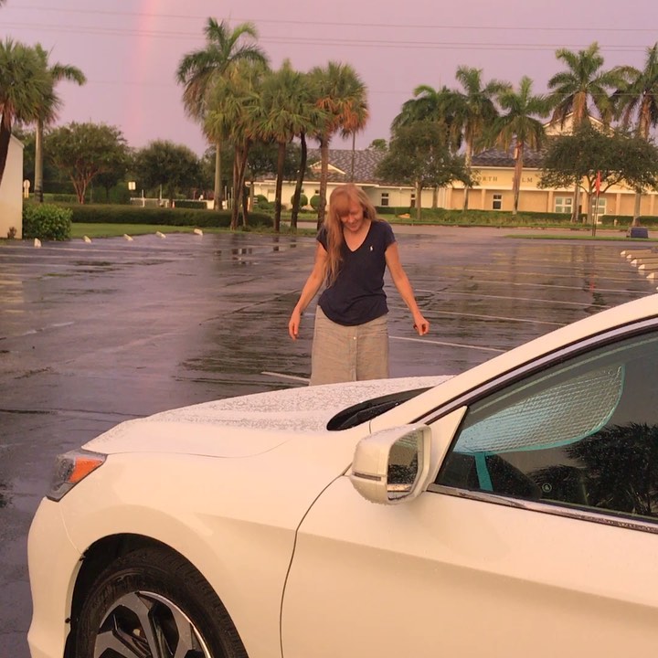 JELENA is over the rainbow to welcome you and make your acquaintance at our studio and I d love to work on your hair.