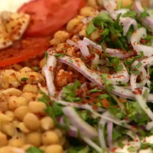 Gaziantep'in En Değerli Lezzeti.
#dürümcürecepusta #gaziantepbüyükşehirbelediyesi
#nohutdürümü