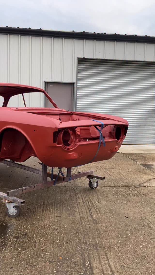 Post-acid dippingโฆ
If this was your project, what colour would you choose to paint this stepnose? ๐๐ฎ๐น๐
#velocesport #restoration #classiccars #classiccarrestoration #beautiful #instacar #classiccar #cars #unique #chrome #alfa #supercars #italiancars #heritage #classicalfaromeo #alfisti #beforeandafter #barnfind #bellisimo #instagood #photooftheday #petrolheads #classiccarsofinstagram #bertone #alfaromeo #garage #welding #paint