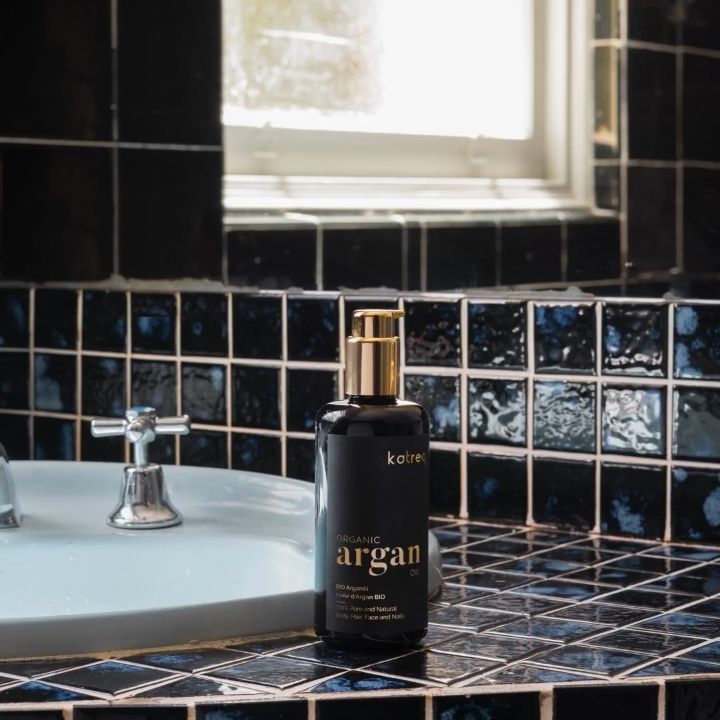 Skincare for everyone and every skin type.
We have formulated our products to be rich in botanic minerals, antioxidants, fatty acids and vitamins that aim to repair and replenish your skin while never stripping it. We believe your skincare routine is also big part of your self care routine 🖤 and that means you deserve products that were formulated with you in mind!
.
.
#mykatreg#arganoil #rosehipoil #rosewater#cleanbeauty
#naturalskincare#supportsmallbusinesses
#veganbeauty #toxinfreebeauty#greenlife
#veganskincare#crueltyfree#skincare#happyskin#katregorganics #organicbeauty #organicingredients #biocosmetics #recycle#recyclepackaging #organicoil #skincareproducts#katreg
