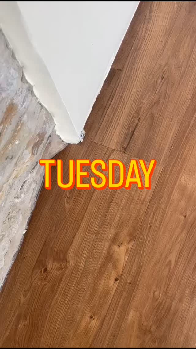 #amticoflooring Royal Oak Xl laid to a conservatory recently. Cutting up to a stone wall was no problem for our expert fitters 💥