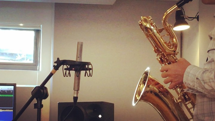 Nothing beats the real thing!
Me and @richard_mead_music in a
Brass session with horn blower extraordinaire @juliannicholas16
-
-
-
#brass #altosax #tenorsax #barisax #hornblowerextraordinaire #percussionpop #productionmusiclibrary #productionmusic #musiccomposer #composer #brasssession #emiproductionmusic #studiosessions #hornblower #tootthathorn