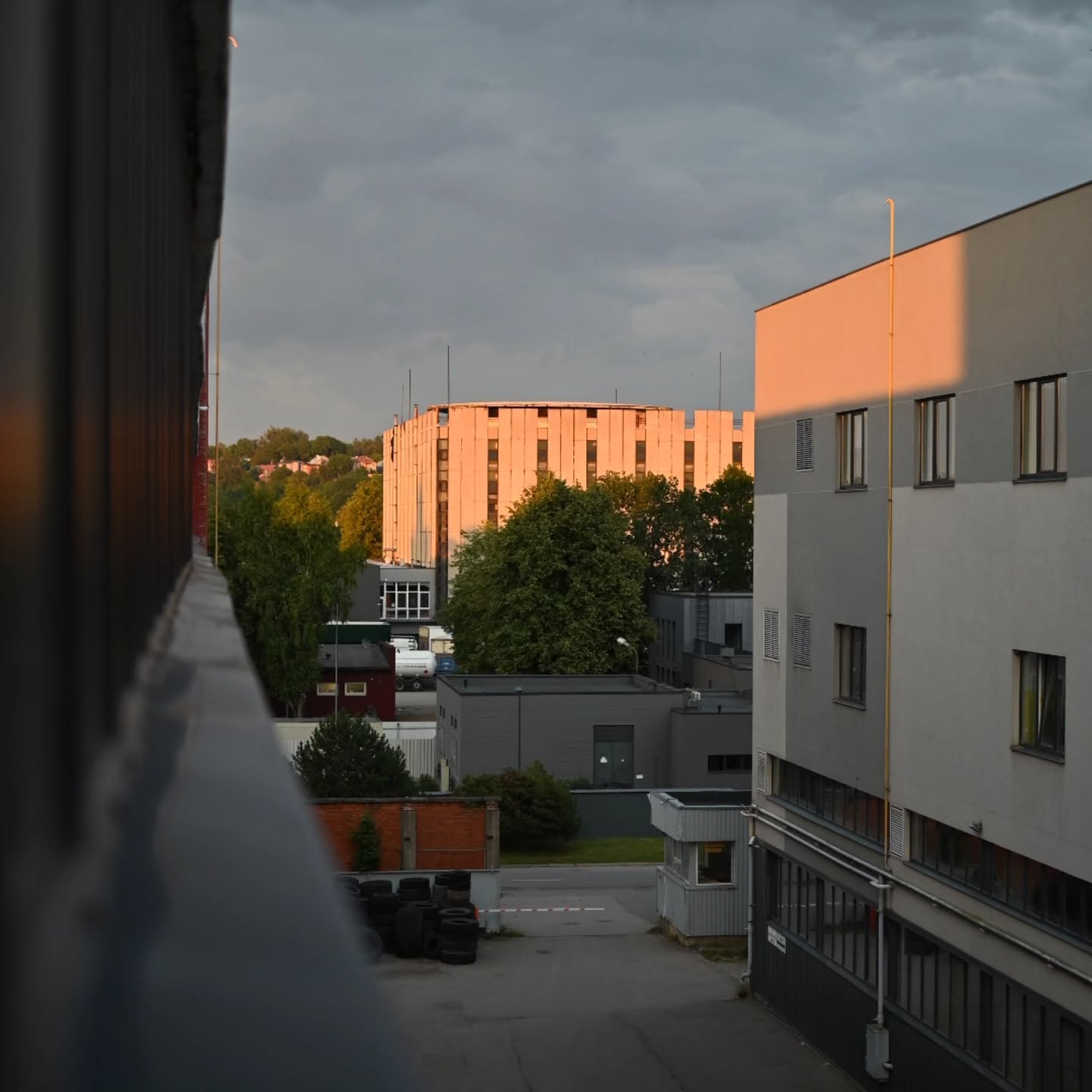 Location: vaizdas pro studijos langą. Raudondvario pl 101K
#kaunascity #kaunas #brastosskveras #taksiparkas #studio101Kaunas #videostudija #fotostudijakaune