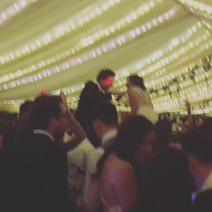 This is how you should finish the night after getting married!