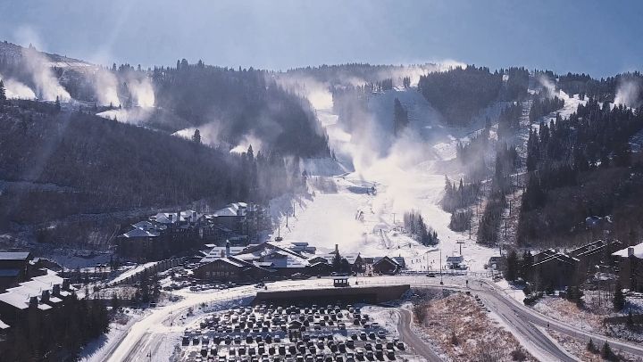 Deer Valley snowblowers going full blast!
.
.
.
.
.
.
.
.
#parkcityutah #parkcitymountain #deervalleyresort #brightonresort #sundancefilmfestival #skisolitude #snowbird #snowbasinresort #sundaceresort #parkcitytransportation