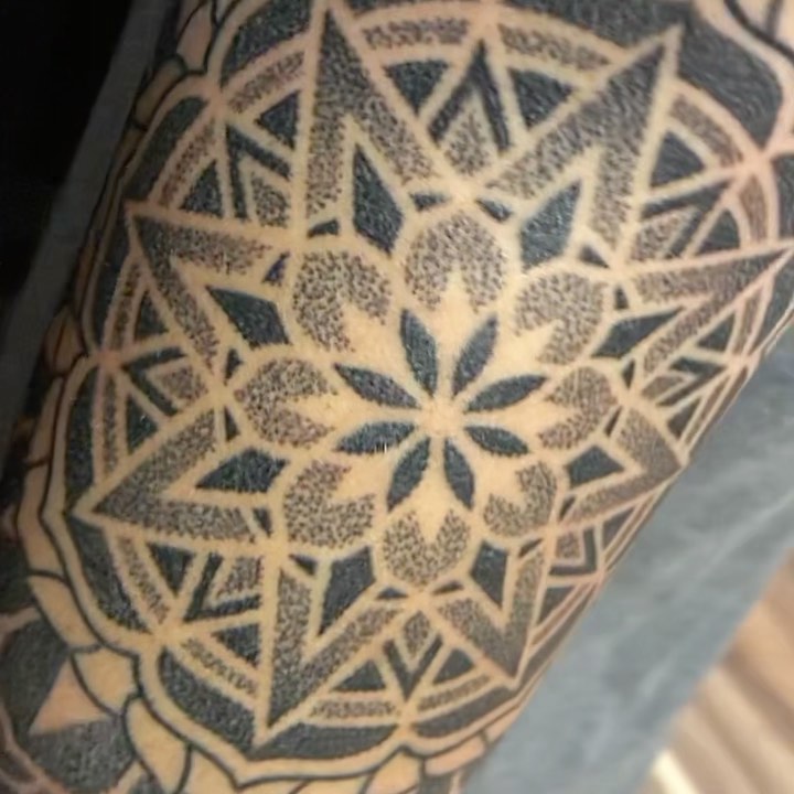 Sleeve Progress. Half healed half fresh. Incomplete #visalia #tulare #lemoore #fresno #tularetattoo #pathfindertattoo #visaliatattoos #fresnotattoos #aaronleroi #tattoo #blackwork #dotwork #lemoore #mandala #mandalatattoo #mandaladesign #mandalaart #mandaladrawing #dotworkmandala #dotworktattoo #blacktattooart #geometrictattoo