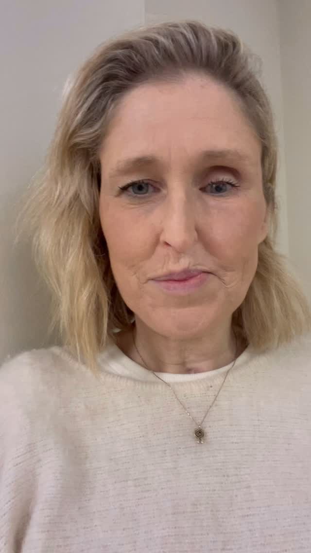 Change your words. And change your day.
Rainy and miserable? đ âïž
Or Rainy and whatever you want it to be? âïžđ
You choose.
#rain #miserable #happy #choice #words #reframe