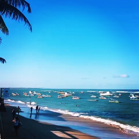 #Repost @portodegalinhas with @get_repost
・・・
barulho de MAR 🌊💙💦 Praia de #PortoDeGalinhas