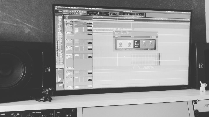 Need some vibe? Stretch and paste a nasty sample, then automate the living hell out of the Formant Control on @soundtoys Little AlterBoy and call it a day 🤔😏