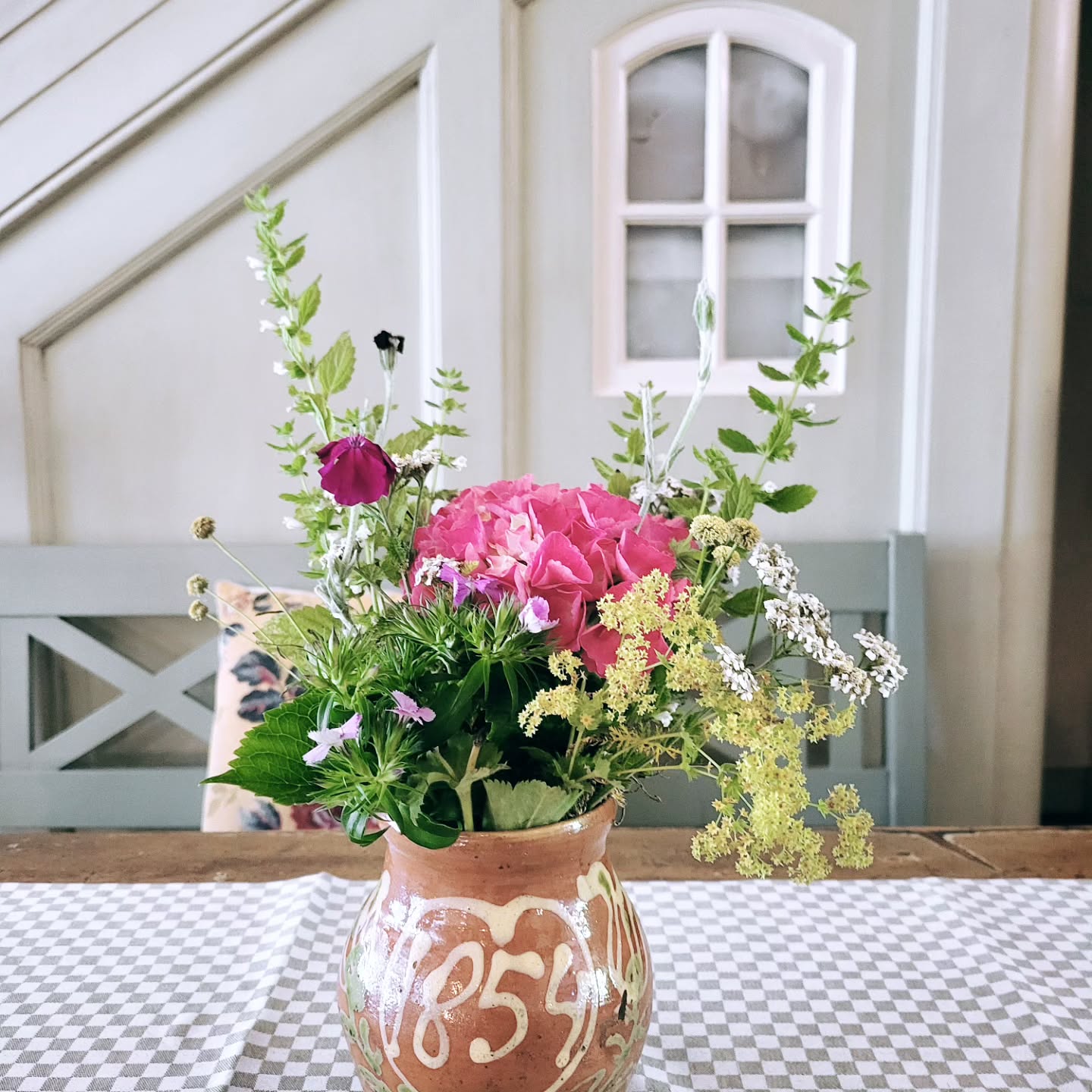 On our way back from Denmark, we stopped off at the "Gut Panker". A short holiday after a holiday, so to speak. A picturesque miniature village centred around a stately manor house near the Baltic Sea. In the centre of it all is a charming hotel and restaurant named after a horse (‘Ole Liese’) (which is a nice touch in itself). Read more about it in my new Wirkungsraum newsletter.
You can subscribe to it free of charge at www.wirkungs-raum.com, or by DM.
Auf unserem Weg zurück aus Dänemark haben wir auf dem Gut Panker Station gemacht. Sozusagen ein Kurzurlaub nach dem Urlaub. Ein pittoreskes Minidorf rund um ein stattliches Herrenhaus nahe der Ostsee. Mittendrin ein bezauberndes Hotel und Restaurant, was nach einem Pferd ("Ole Liese") benannt ist (per se schon mal sympathisch). Mehr darüber in meinem neuen Wirkungsraum-Newsletter.
Er kann kostenlos unter www.wirkungs-raum.com abonniert werden, oder per DM.
.
.
.
.
.
.
.
.
.
.
.
- unbezahlte Werbung wegen Namensnennung -
#traveltip #balticsea #slowtravelling #slowliving #ostseeküste #hohwachterbucht #interiordesign #atmospheredesign #gardendesign #wirkungsraum
@gutpanker @oleliesehotel