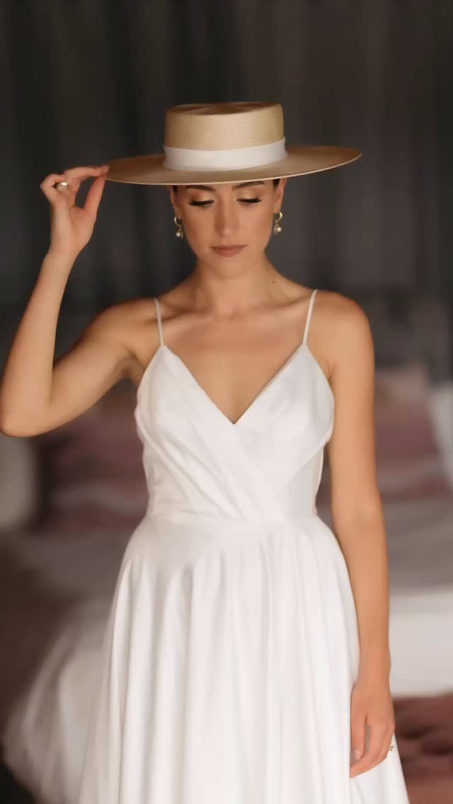 A European inspired garden wedding in South Africa 🌿
Will the wedding be indoors or outdoors??
Help guests plan for weather, bring layers, hats, or footwear that suits our setting.
A gorgeous April wedding 👒
#oliverock
#europeanwedding
#southafricawedding
#outdoorwedding
@bisousevents.sa
@mattcarrphotography
@fabevents.cape
@arumlilylogcabins
@elizabethraemua