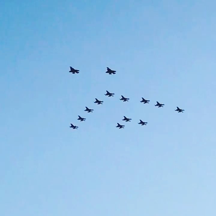 Throwback thursday from this winter when the Royal Norwegian Airforce did a formation above our ramp. F-16 and F-35๐๐๐ Did you know that we support military operations at all norwegian airports? #rnoaf #instapilot #instaviation #tbt #f16 #f35 #supersonic #military #executivehandling #sundtair #visitnorway #privatejet #norway #oslolufthavn #engm #airshow #supportourtroops #airforce โ๏ธ