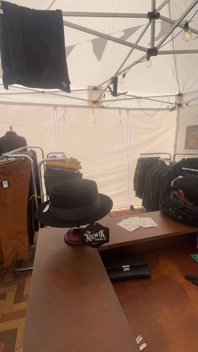 Day Two at @retro_sur_mer — the sun is beaming, the promenade is buzzing, and the air is alive with the brassy cheer of swing. Lindy Hop dancers twirl and glide, skirts swishing, shoes tapping to the beat. Step right up to my stand and browse a fine array of wares, brimming with old-world charm and sartorial flair. #retrosurmer #heritage #menswear #swingmusic #lindyhop #wenduine