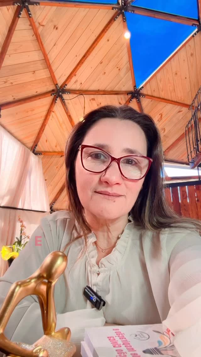 Mulheres Extraordinárias nasceu para levar a sua voz ao mundo.
Nossas coletâneas reúnem histórias reais de mulheres que inspiram, empreendedoras, mulheres na saúde, na educação e em tantas outras áreas que transformam vidas e deixam um legado. Cada página é um pedaço de vida compartilhado, carregado de coragem, superação e propósito.
A participação está disponível no site portalmulheresextraordinarias.com — acesse e garanta seu lugar nessa história.
E você? Tem uma história para contar?
#MulheresExtraordinarias #MulheresQueInspiram #MulheresNaSaude #MulheresNaEducacao #EmpreendedorasExtraordinarias #HistóriasQueTransformam #SuaVozNoMundo #PortalMulheresExtraordinarias#mulheresextraordinárias