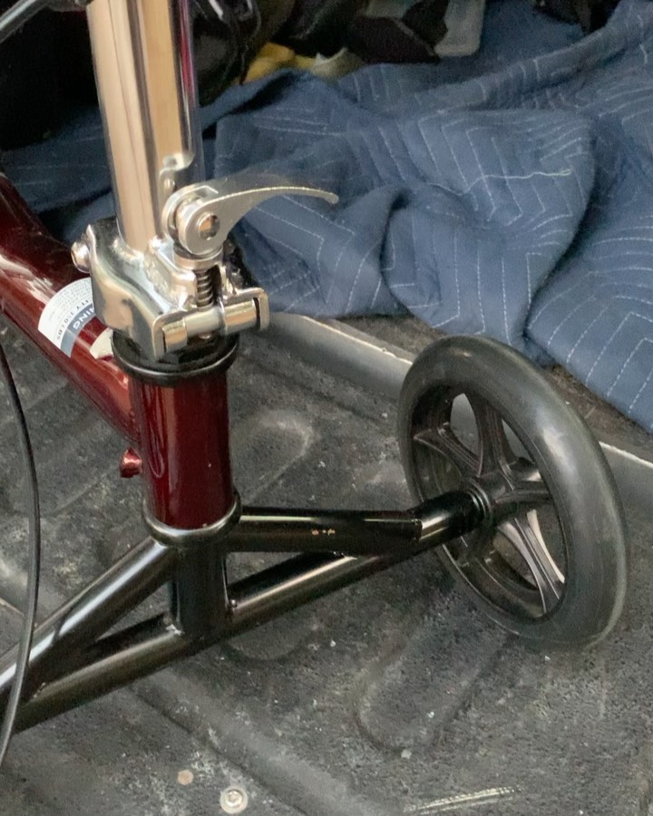 How to fold the knee scooter in half and put it back up right. Tricky but not too bad once you get it. #kneescooter #austinkneescooter #ankleinjury #footsurgery