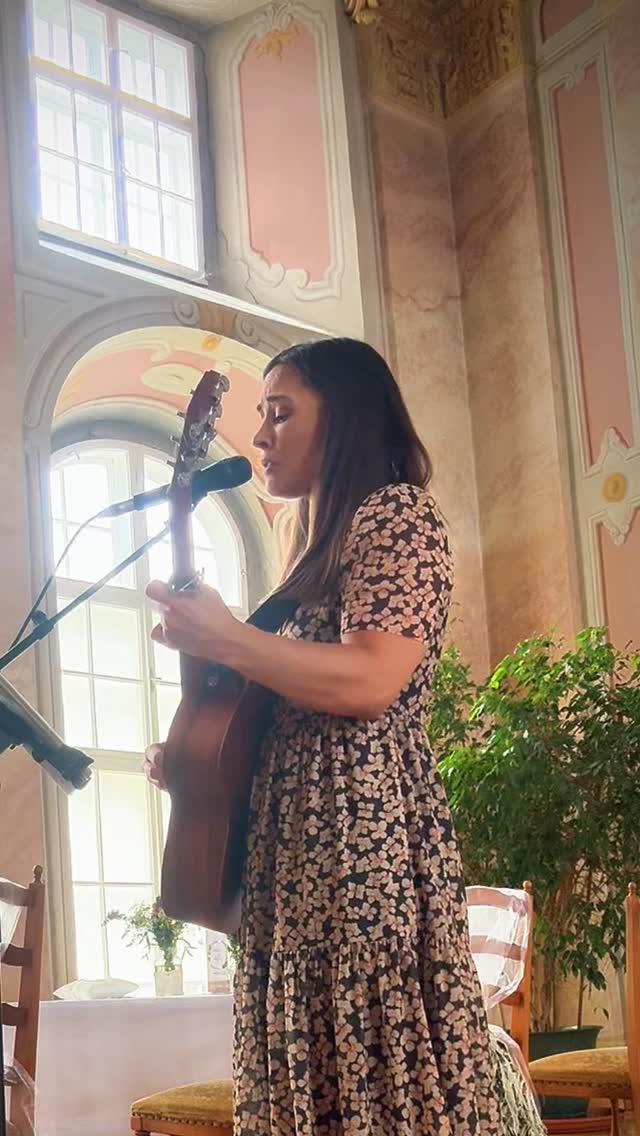 when the acoustics hit differently. 🥹❤️
würde diesen saal gerne einpacken & nach hause mitnehmen & jeden tag meine lieblingslieder dort trällern. 🫶 wer weiß welche räumlichkeit das ist? 🤫