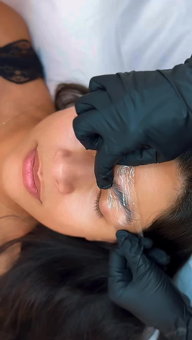 Brow Lamination + Tint 🖤 A treatment that smooths, lifts, and sets your natural brow hairs in place for a fuller, more defined look - lasting 4–6 weeks.
From start to finish:
① Lamination – smooth, lift & set every hair in place
② Mapping – design brows to perfectly suit your face
③ Shaping – clean & define your natural arch
④ Tinting – add depth and color for a bolder look
📅 Booking - www.ricozybeauty.com
📩 Contact - info@ricozybeauty.com
📍 Location - 300 E Colorado Blvd, Unit 241, Studio 409, Pasadena, CA 91101 (Inside Salon Republic Pasadena at The Paseo)
#lashlift #keratinlashlift #lashes #browgoals #browlamination #browtinting #browshaping #brows #beauty #selfcare #lashextensions #ラッシュリフト #ブローラミネーション #ロサンゼルス #パサデナ #カリフォルニア